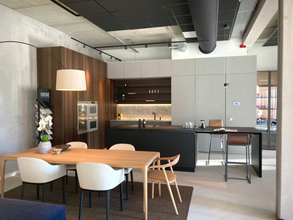 Modern kitchen with dining area